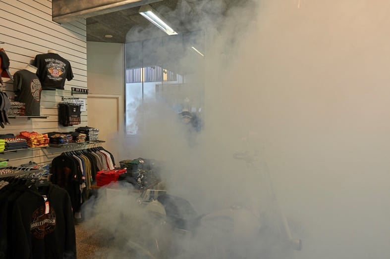 La niebla de seguridad oculta las costosas chaquetas Harley-Davidson
